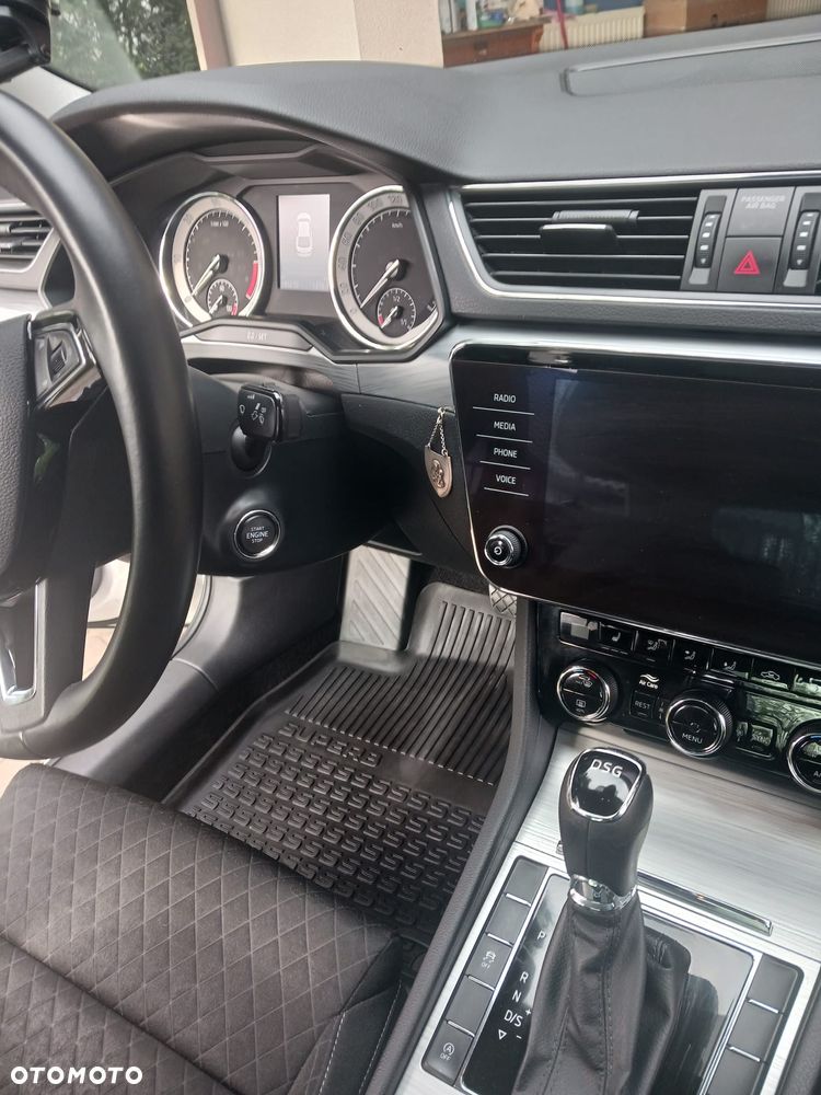 Skoda Superb 2.0 TDI Sportline DSG - 29
