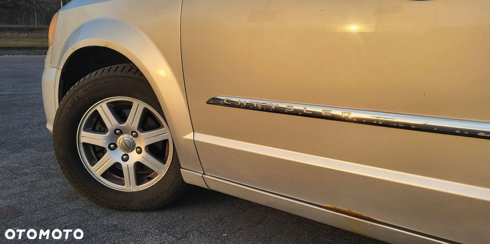 Chrysler Town & Country 3.6 Touring - 12