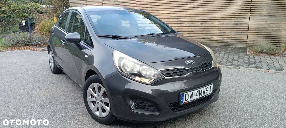 Kia Rio 1.2 L - 10