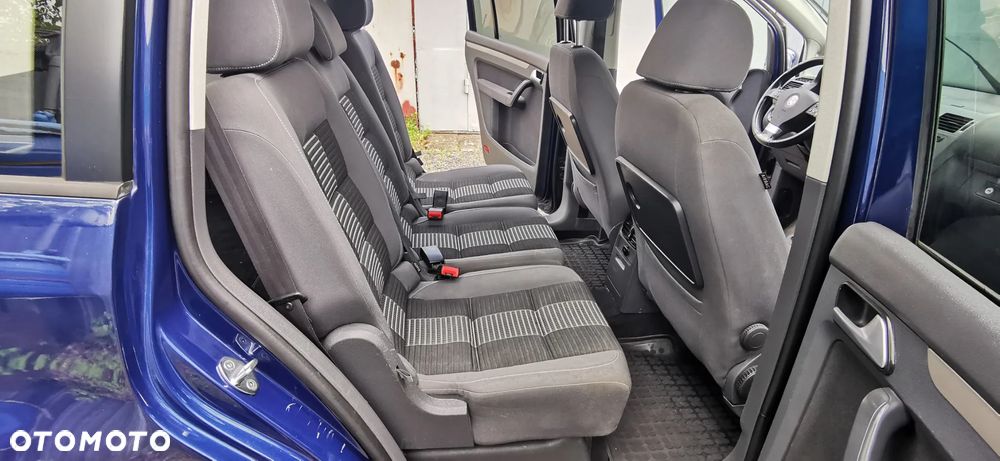 Volkswagen Touran 2.0 TDI Highline - 15