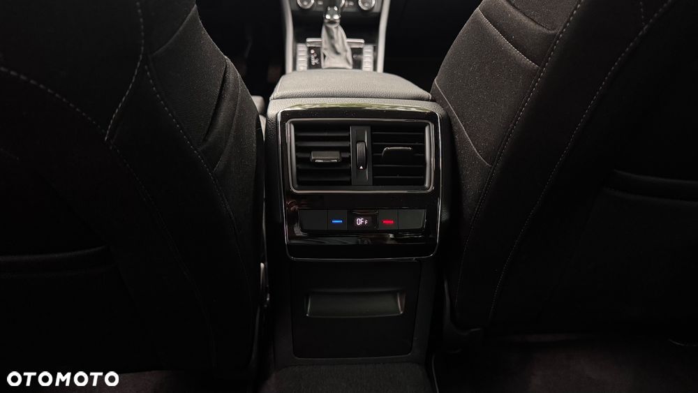 Skoda Superb 2.0 TDI Style DSG - 19