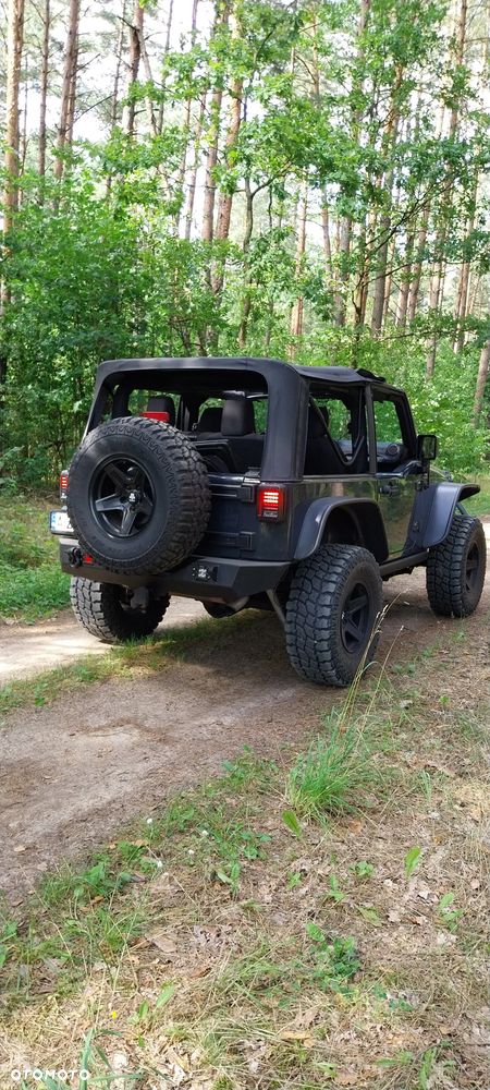 Jeep Wrangler - 2