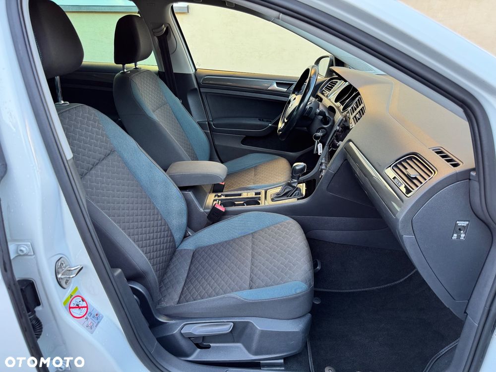 Volkswagen Golf 1.6 TDI SCR DSG IQ.DRIVE - 38