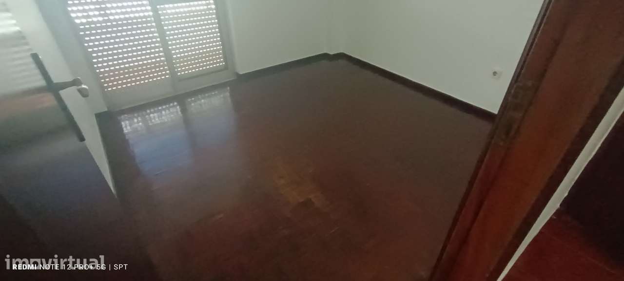 T1 com varanda e cozinha separada em Castanheira do Ribatejo - Grande imagem: 5/10