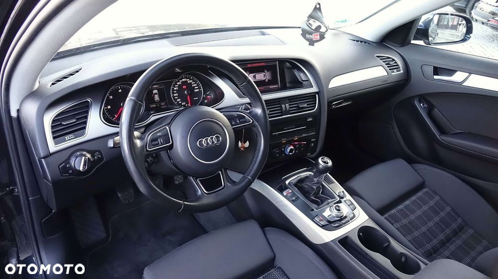 Audi A4 Avant 2012 photo 5