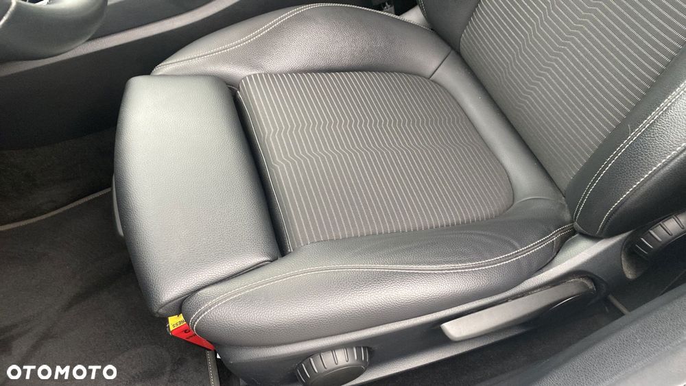 Mercedes-Benz Klasa A 200 d Progressive 8G-DCT - 16