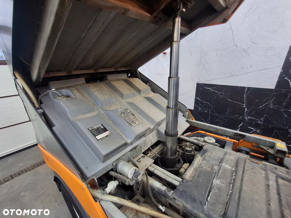 Inny Zamiatarka Hako Citymaster 2000 Klimatyzacja 2 Osie Skrętne Oświetlenie Ostrzegawcze Zamiatarka Chodnikowa PM10 - 18