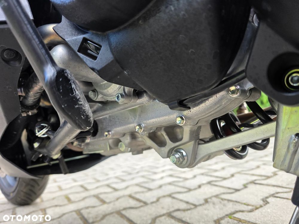 Yamaha Tmax - 23
