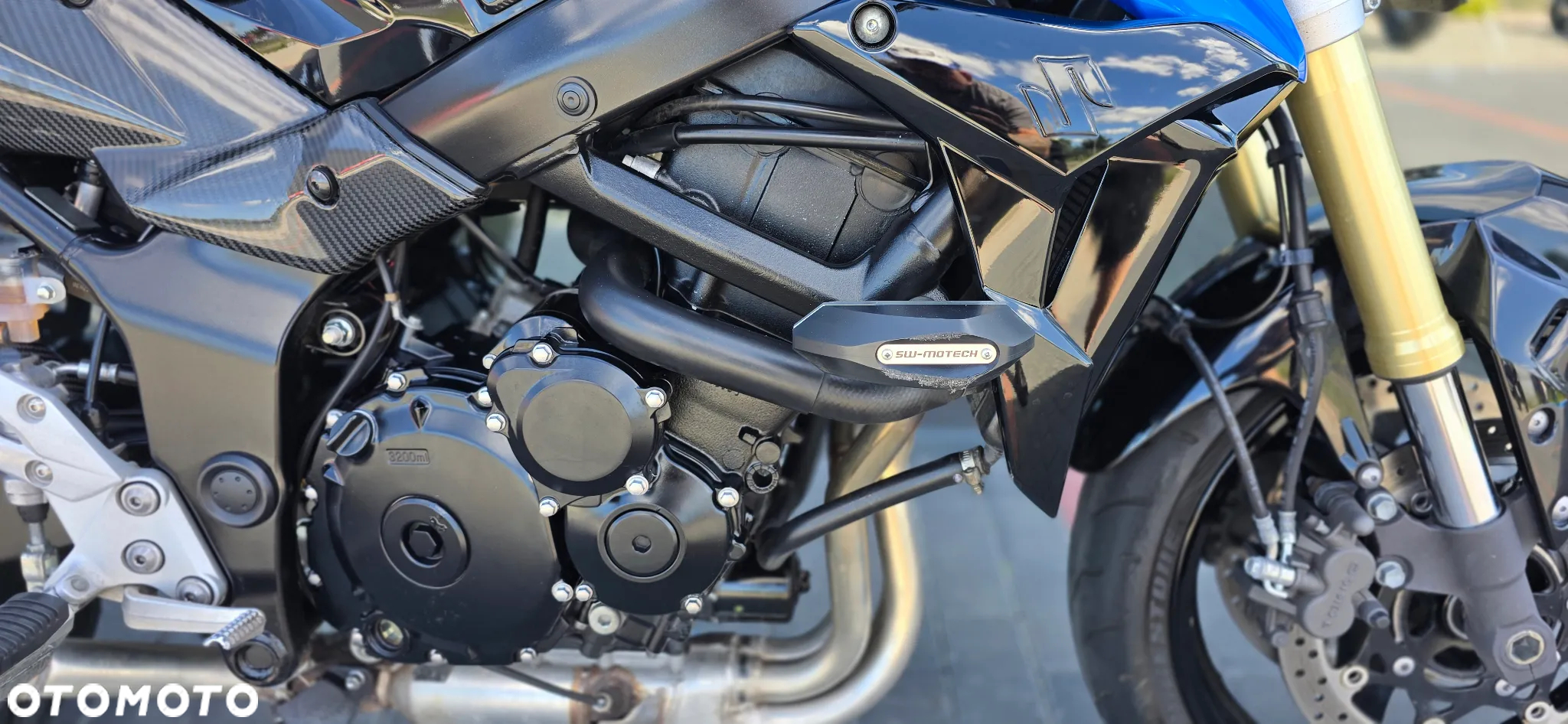 Suzuki GSR - 10