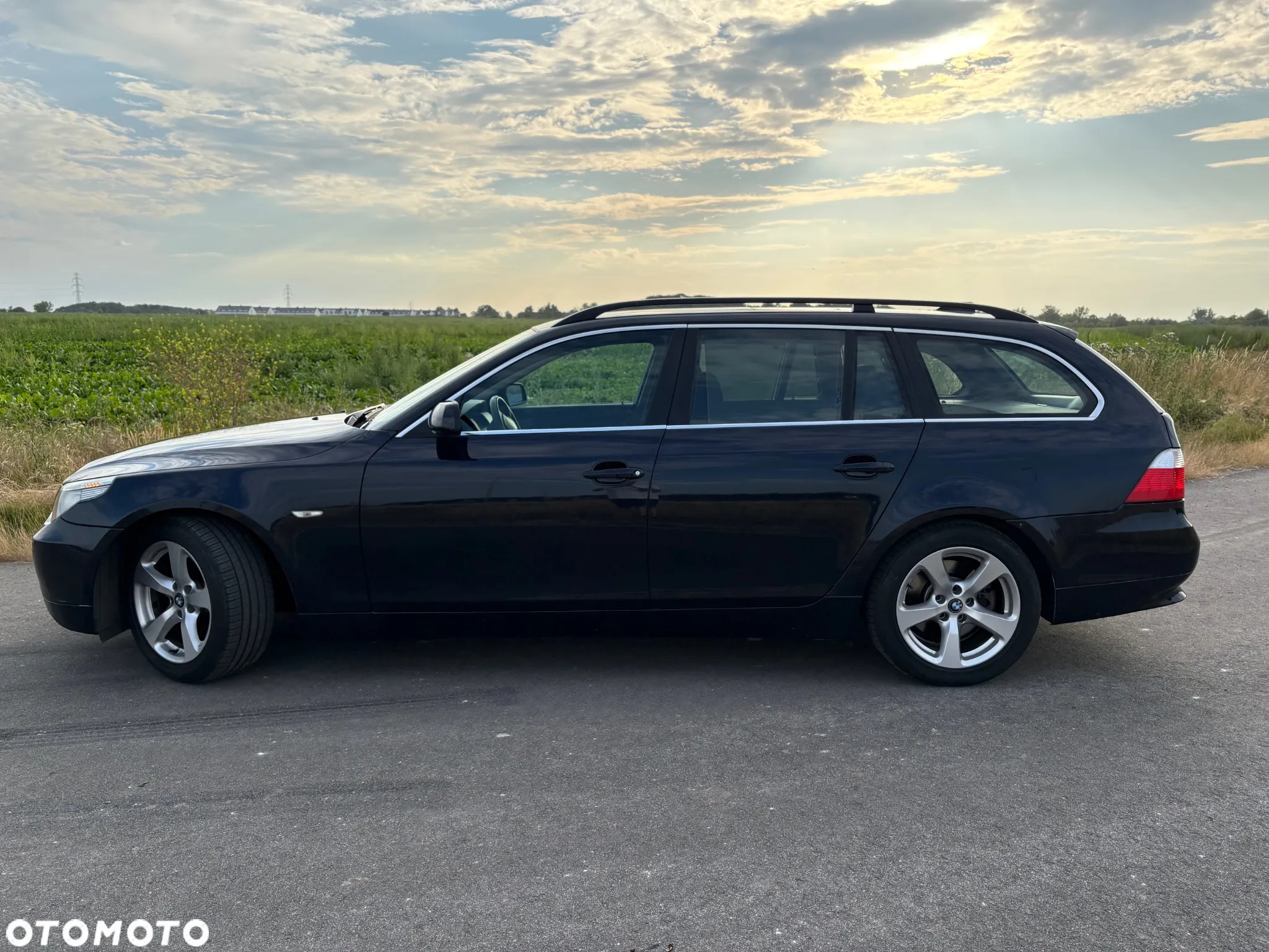 BMW Seria 5 525d Touring - 4