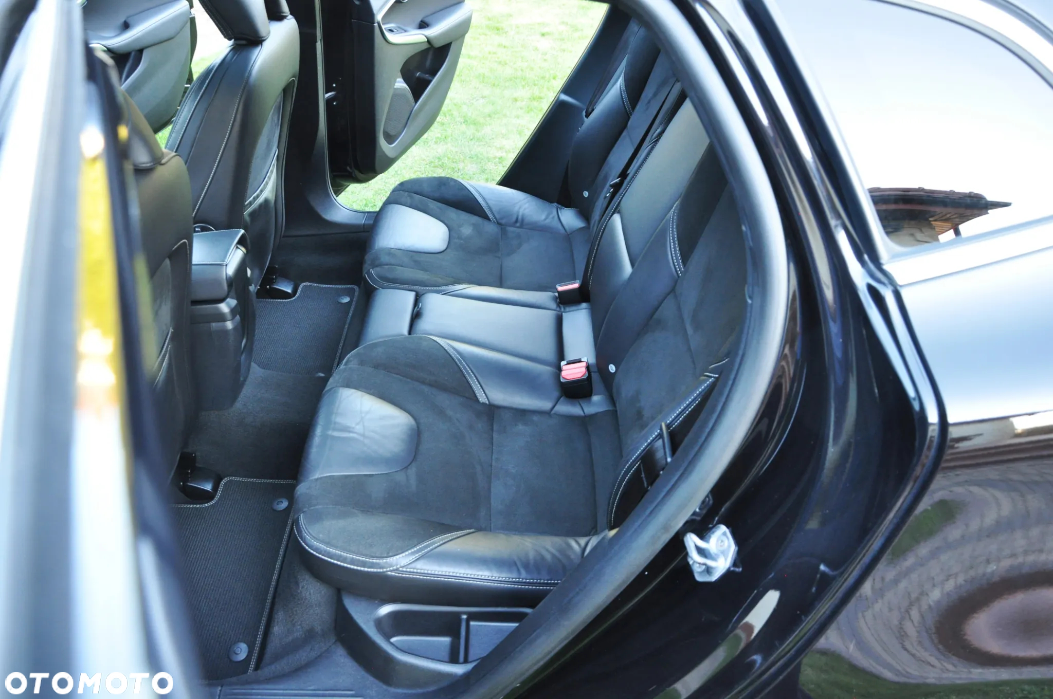 Volvo V40 T3 Drive-E R-Design Momentum - 34
