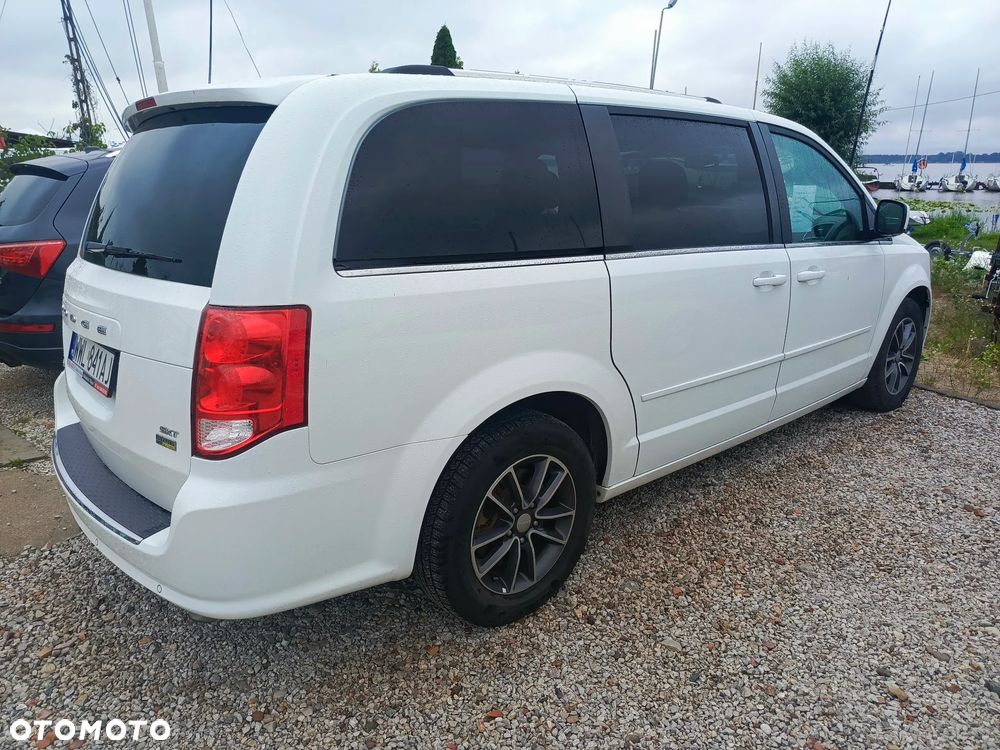 Dodge Grand Caravan - 15