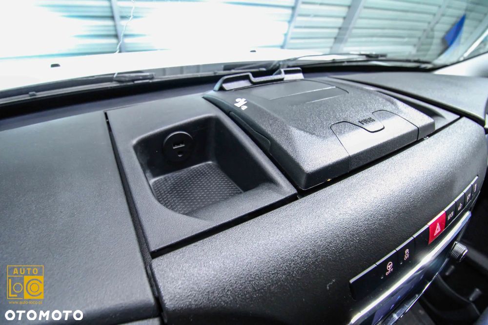 Iveco DAILY CHŁODNIA + MROŹNIA + AGREGAT x 2 + AUTOMAT - 22