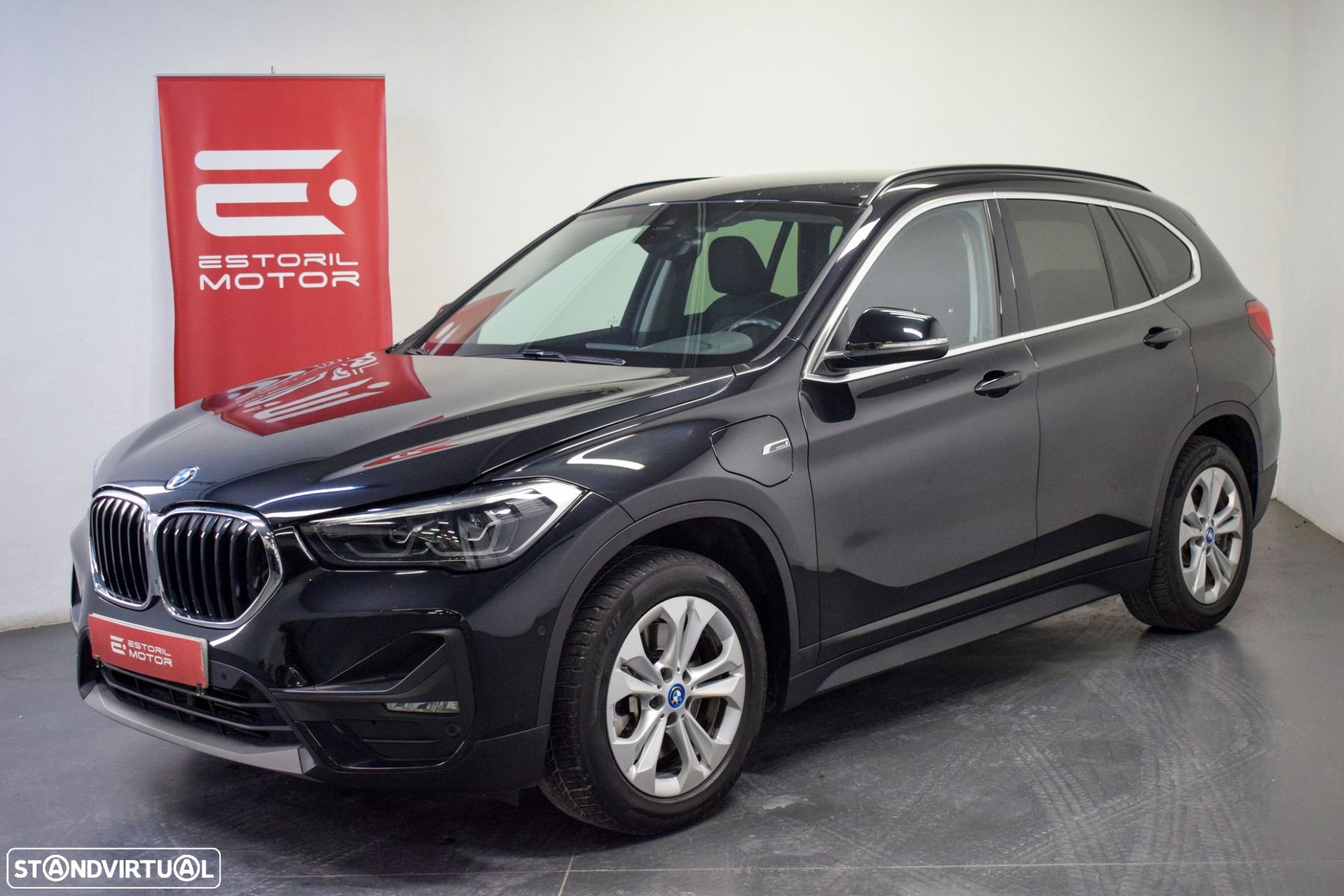 BMW X1 25 e xDrive Corporate Edition - 1