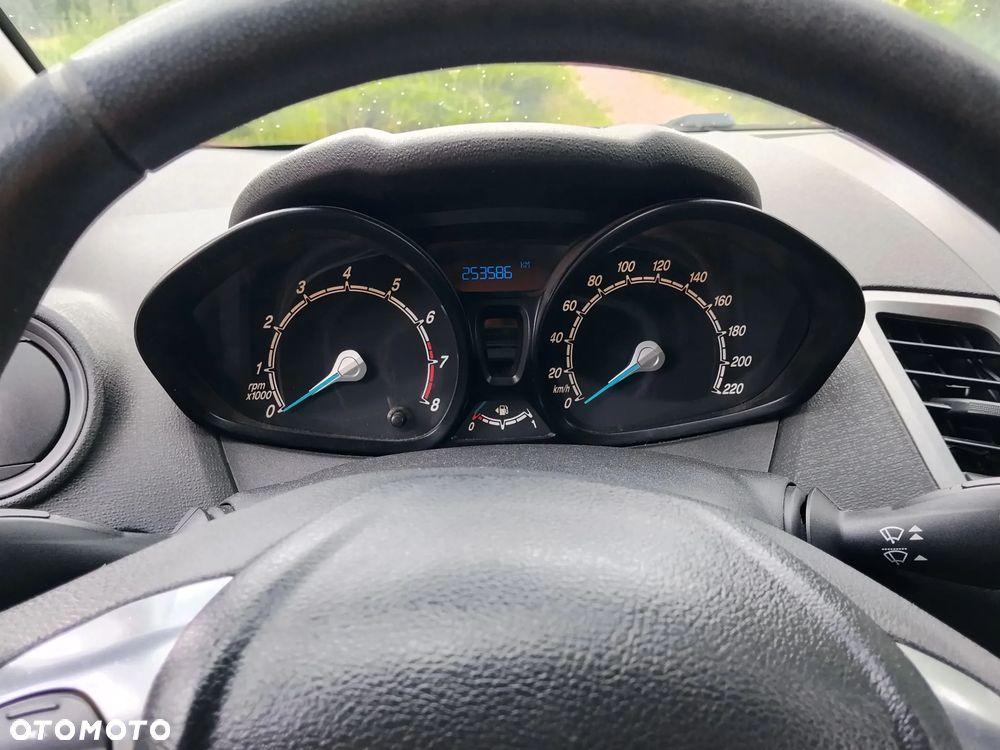 Ford Fiesta 1.25 Trend - 12