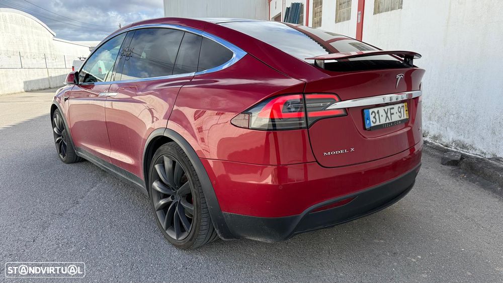 Tesla Model X P100D - 17