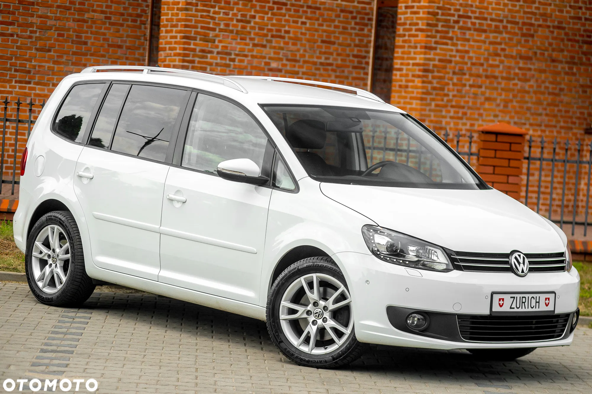Volkswagen Touran 1.4 TSI DSG Cup - 11
