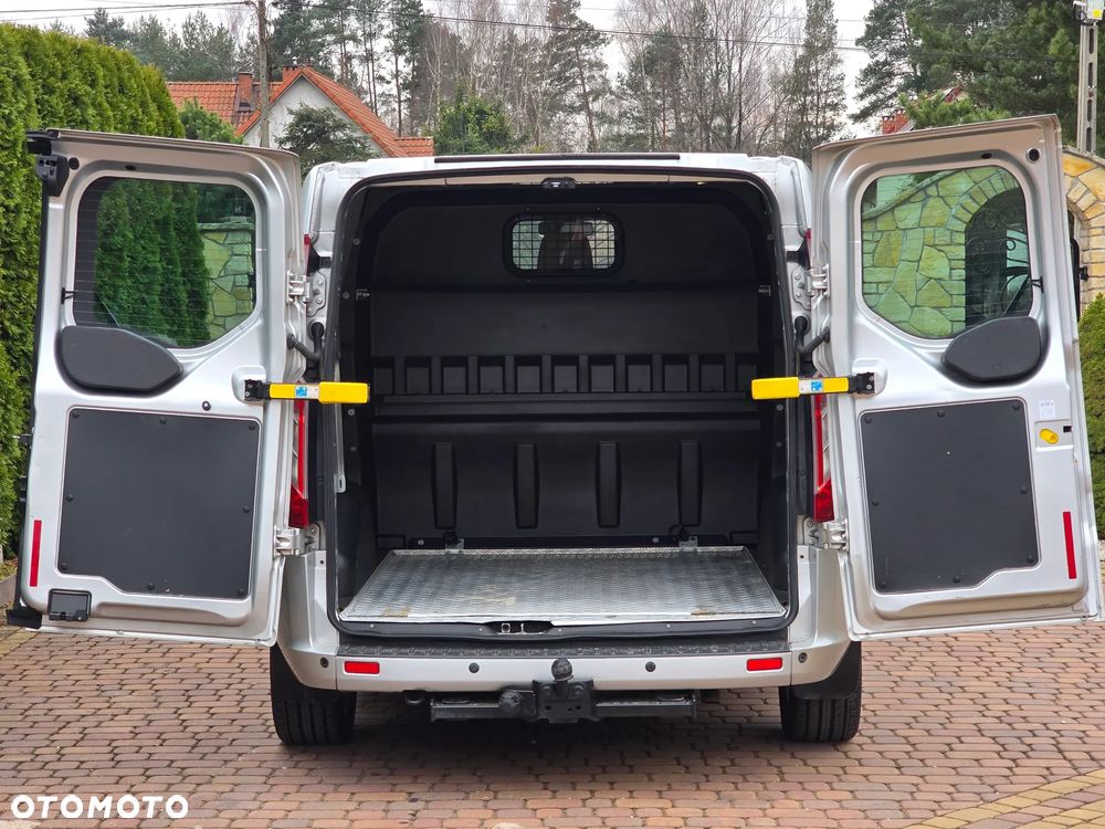 Ford Transit Custom 310 L2H1 Limited - 26