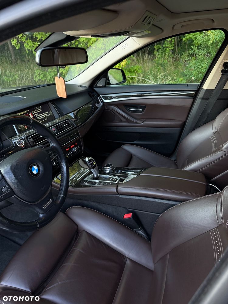 BMW Seria 5 528i xDrive Luxury Line - 9