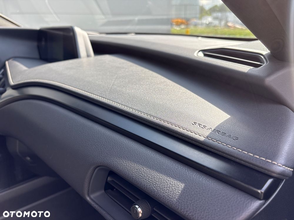 Lexus UX - 27