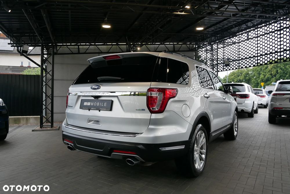 Ford Explorer - 3