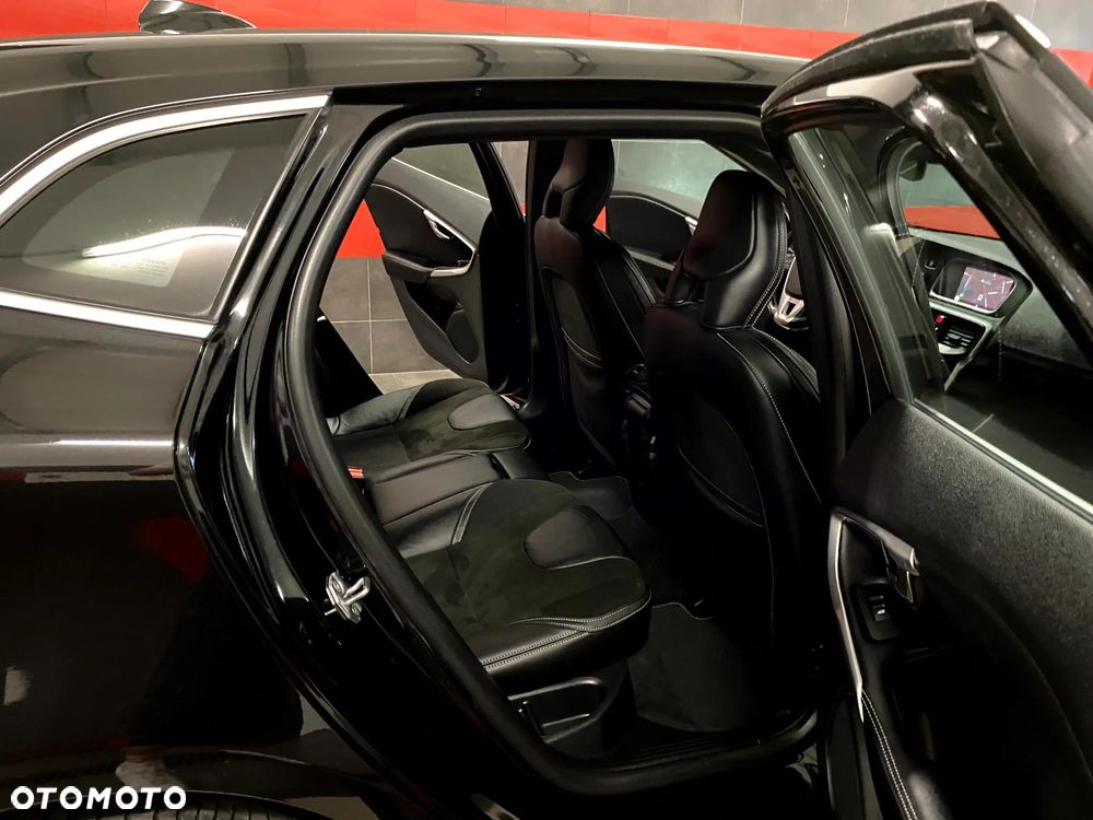 Volvo V40 D3 Drive-E R-Design Momentum - 22