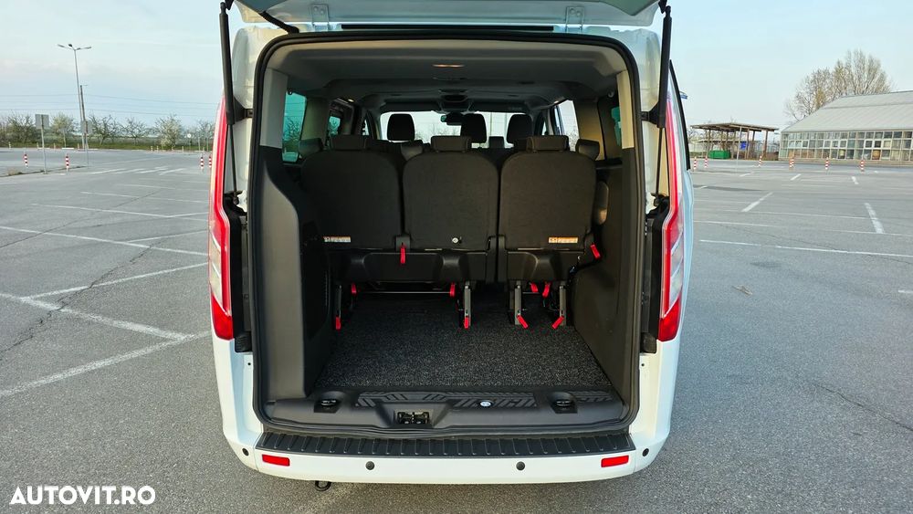 Ford Tourneo Custom - 10