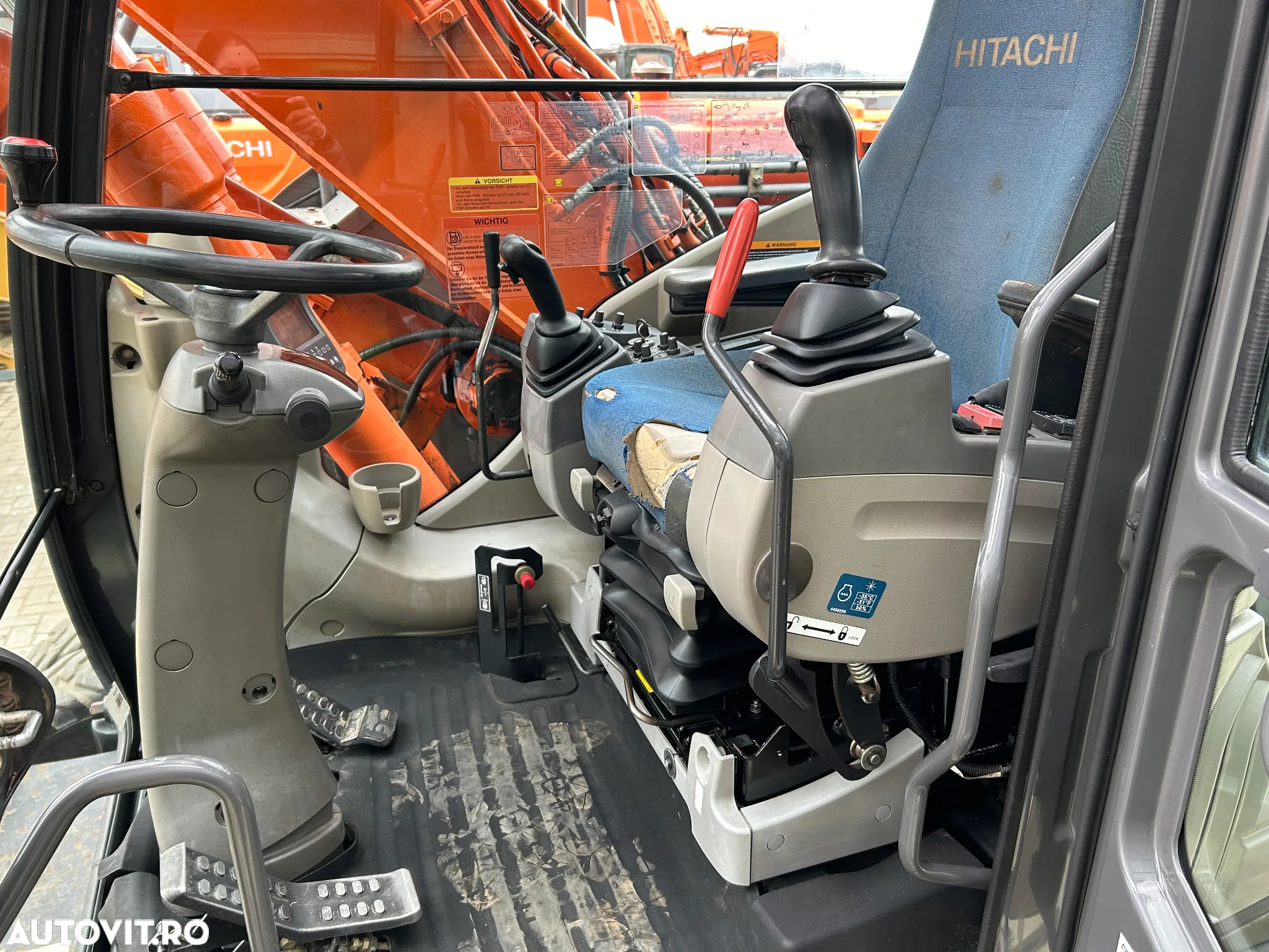 Hitachi ZX 140W-3 - 5