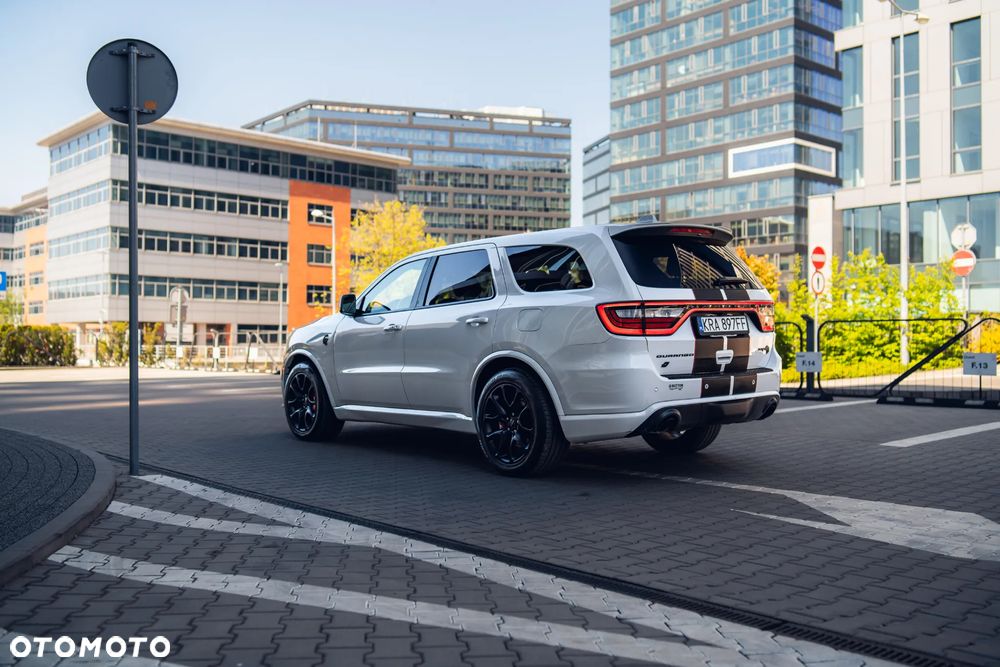 Dodge Durango 6.4 SRT - 7