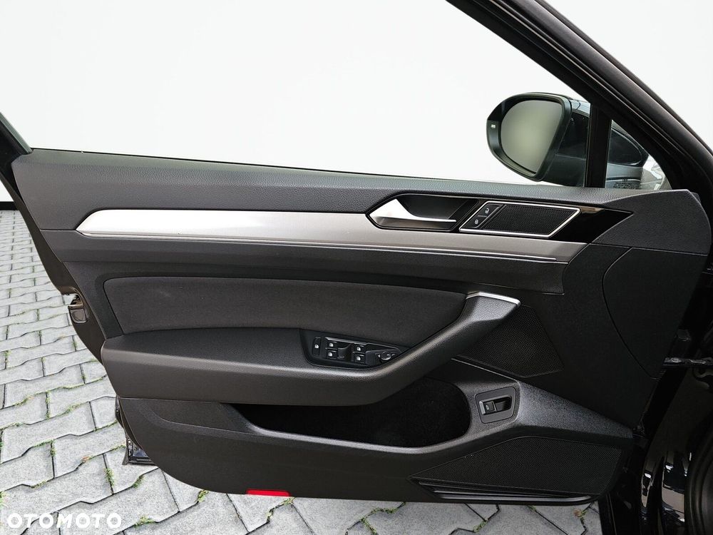 Volkswagen Passat 2.0 TDI BMT Comfortline - 17