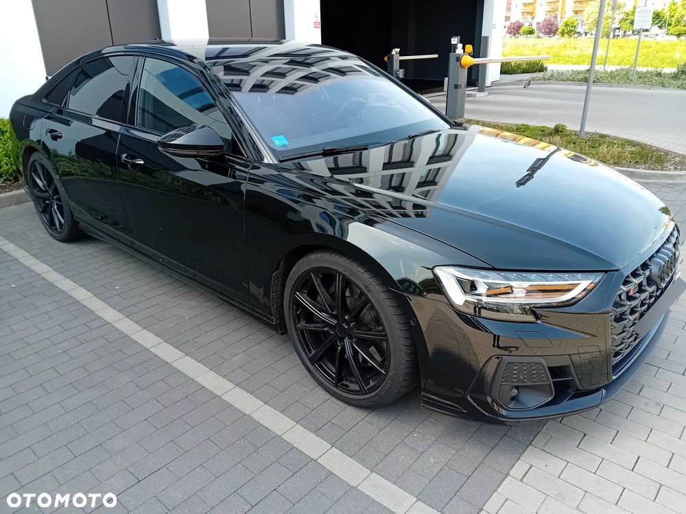 Audi S8 - 1