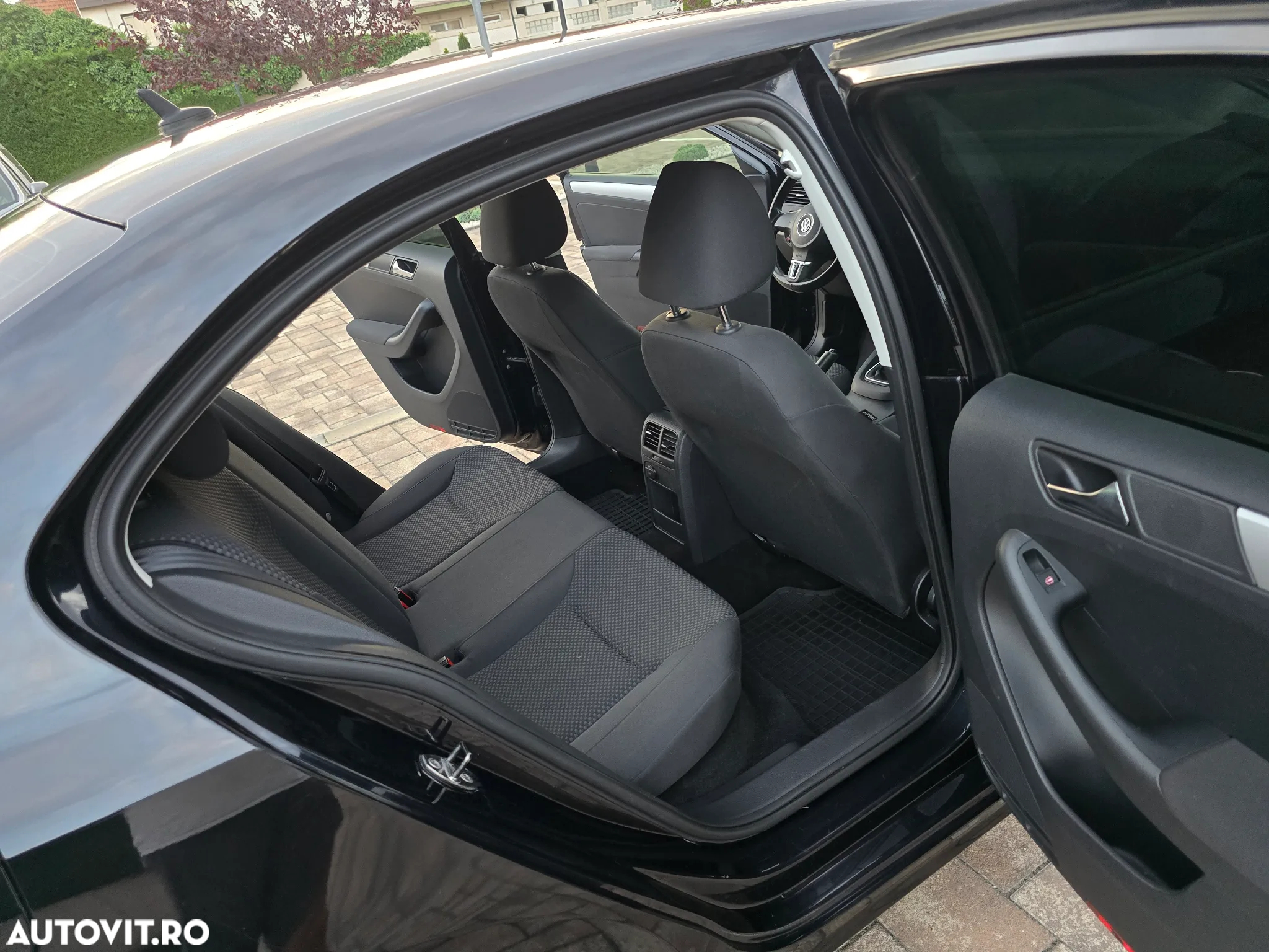 Volkswagen Jetta - 7