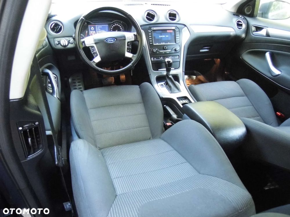 Ford Mondeo 2.0 T Ghia MPS6 - 14