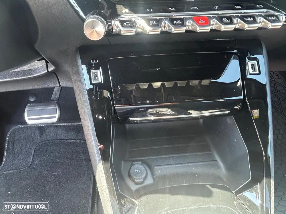 Peugeot 208 1.2 PureTech GT EAT8 - 21