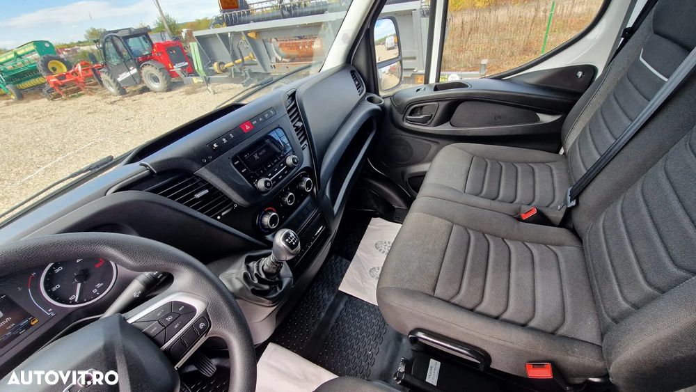 Iveco DAILY 35S18 3.0D 175CP  PLATFORMA TRANSPORT AUTO , CABINA DE DORMIT - 33