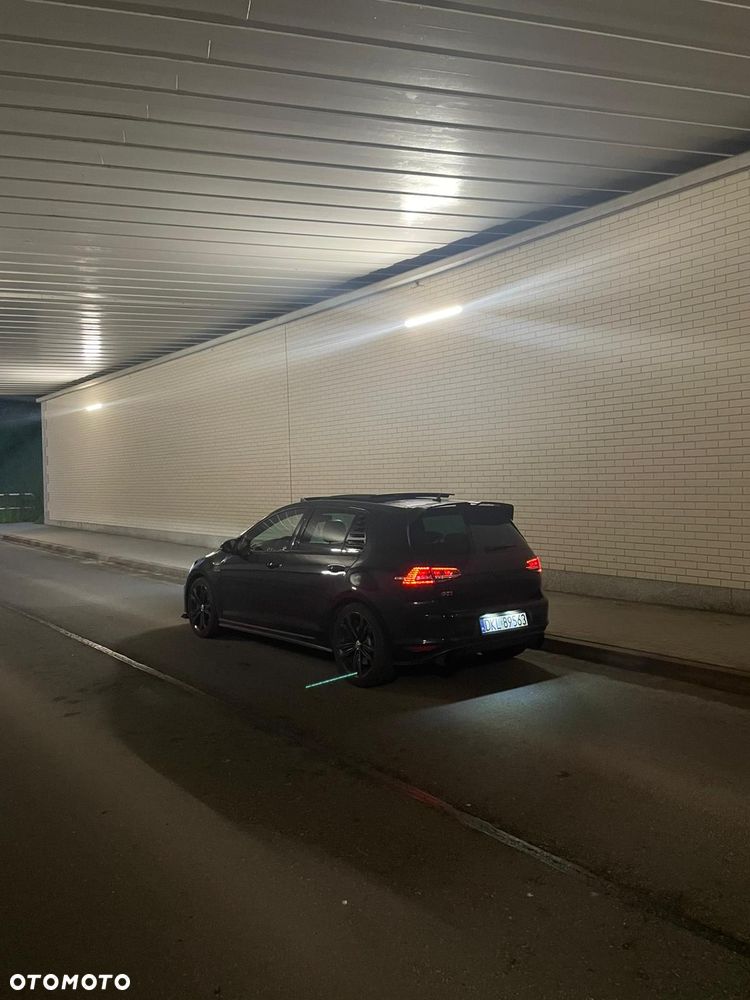 Volkswagen Golf - 20