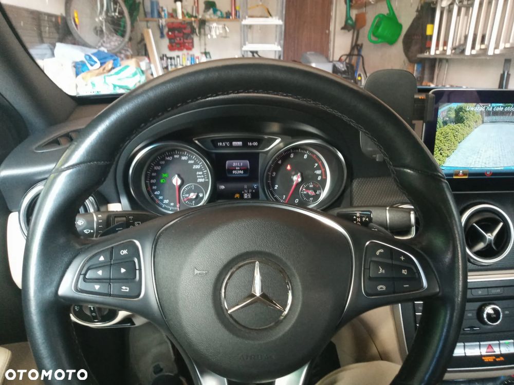 Mercedes-Benz GLA 220 4-Matic - 8