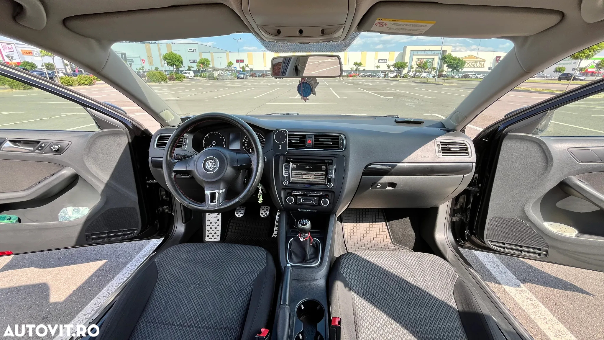 Volkswagen Jetta 1.6 TDI DPF Trendline - 19