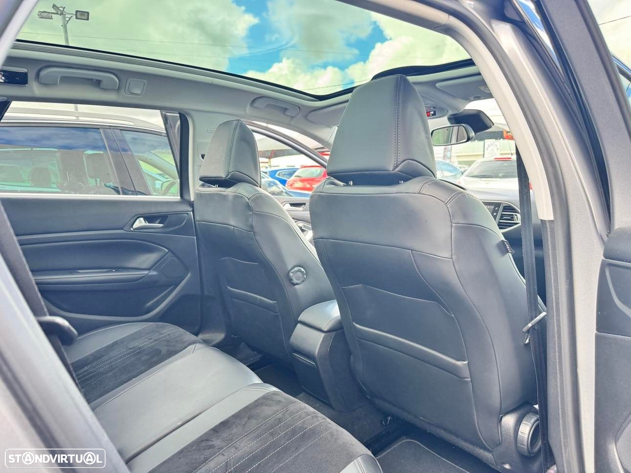 Peugeot 308 SW - 11
