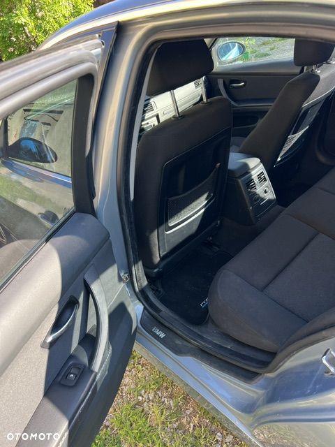 BMW Seria 3 325xi - 15