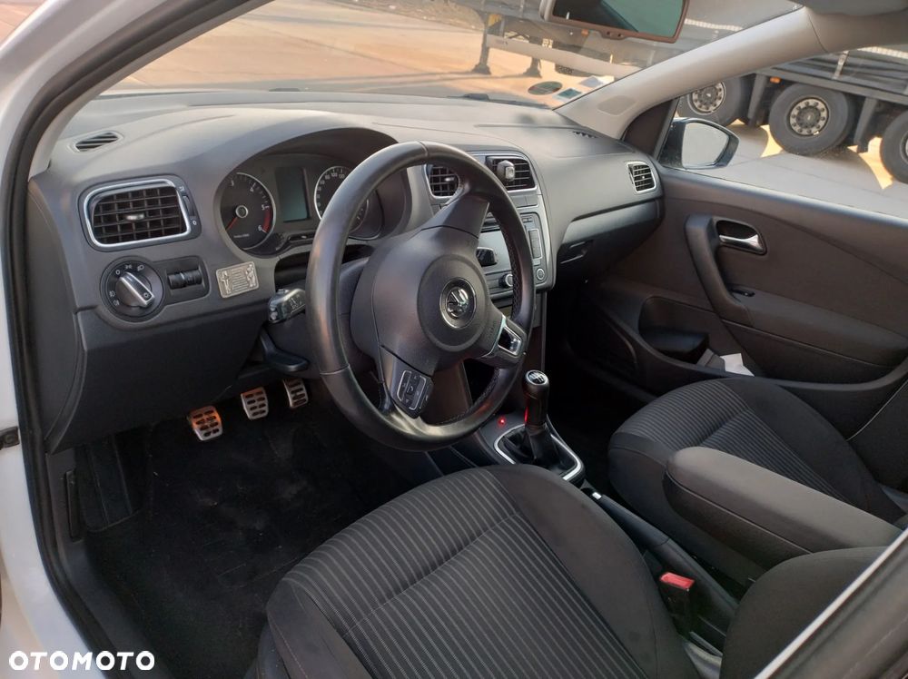Volkswagen Polo 1.6 TDI Highline - 11