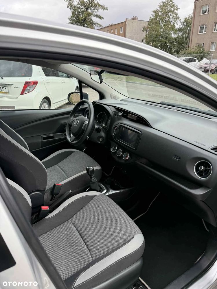 Toyota Yaris 1.5 Premium - 13