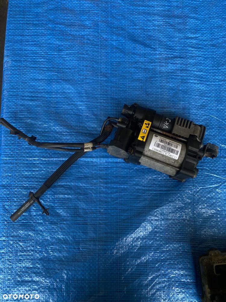 JEEP GRAND CHEROKEE WK2  KOMPRESOR POMPA ZAWIESZENIA P68204730AC 68204730AC - 1