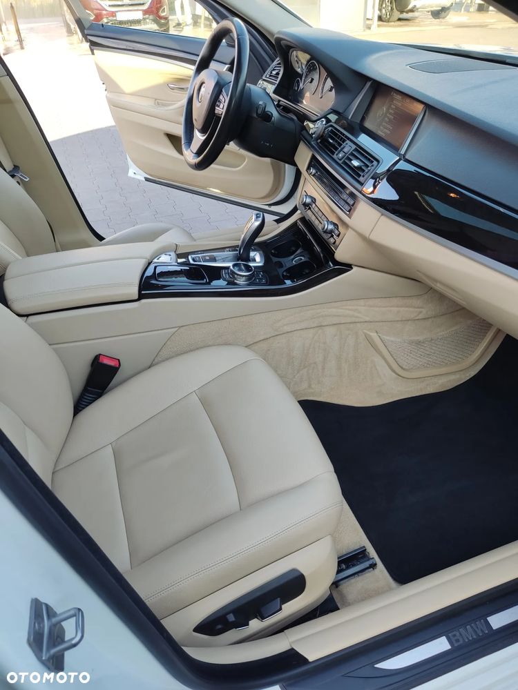 BMW Seria 5 535i - 11