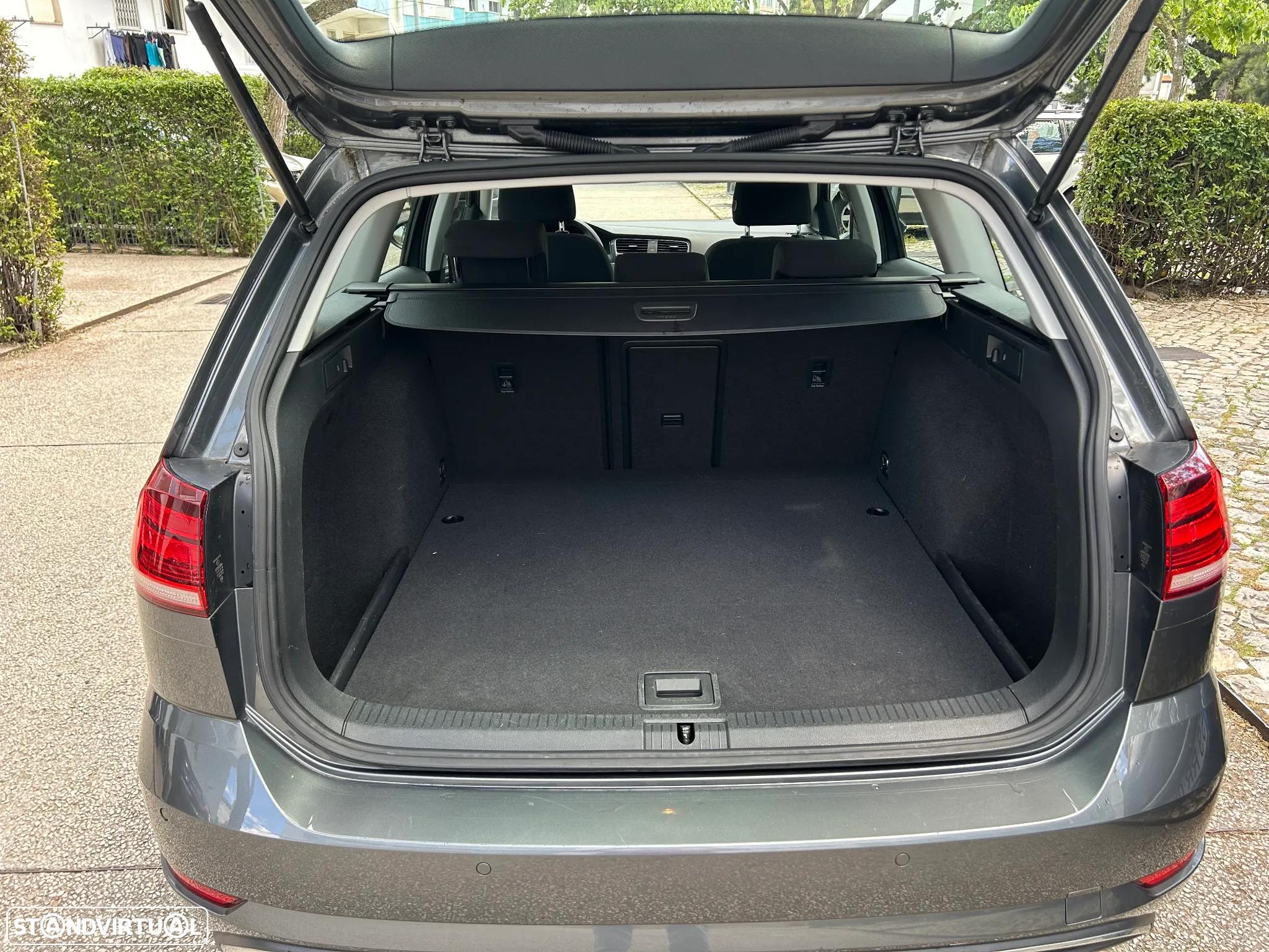 VW Golf Variant 1.6 TDi Confortline DSG - 8