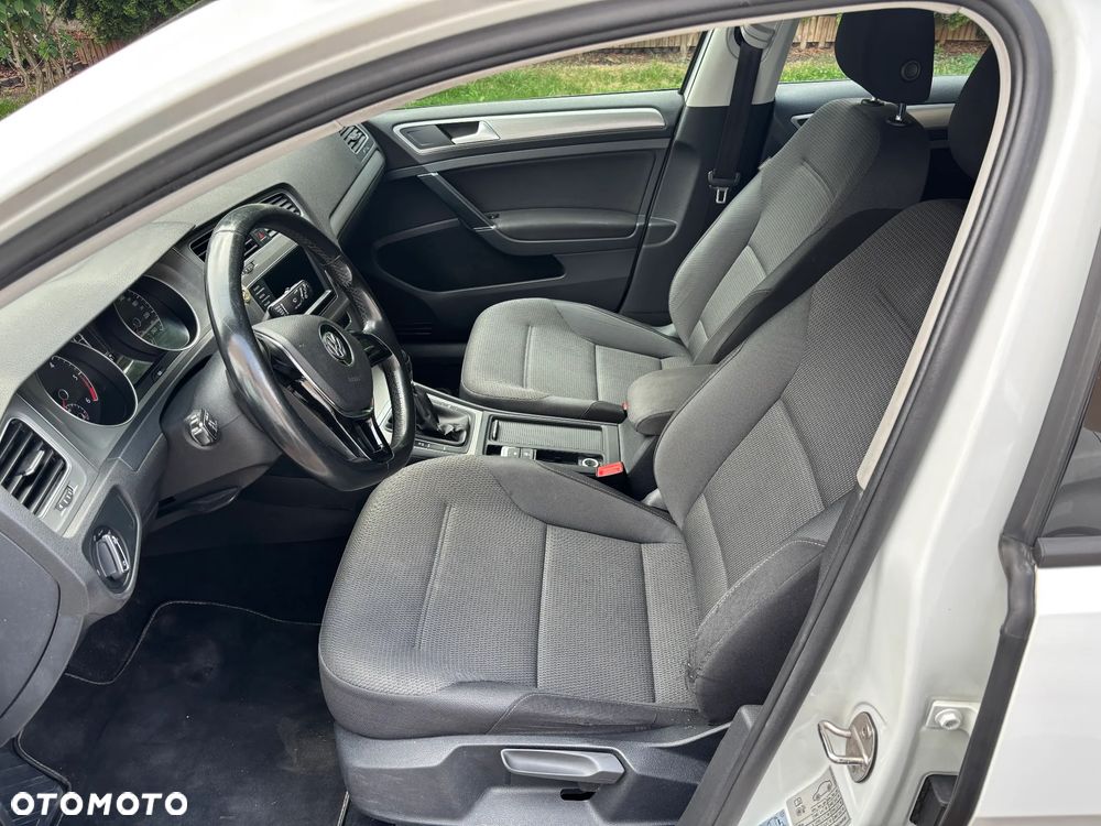 Volkswagen Golf 1.6 TDI BlueMotion Trendline - 4