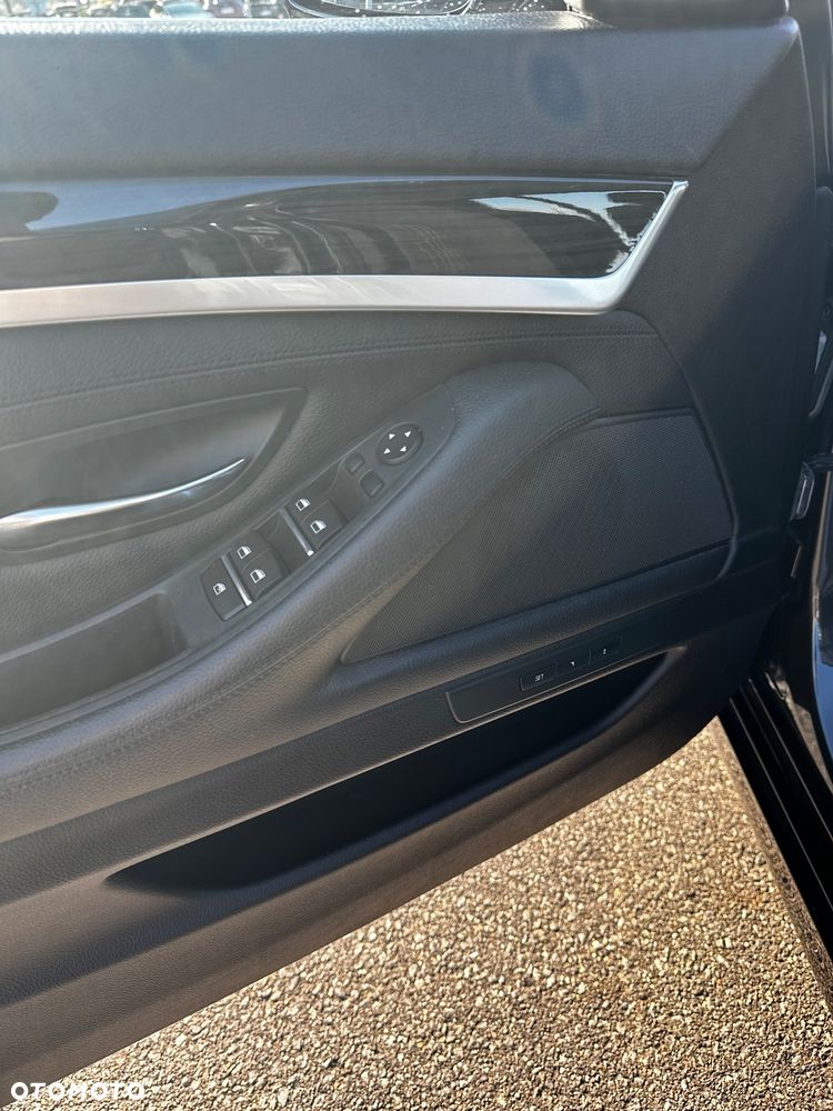 BMW Seria 5 520d Luxury Line - 29