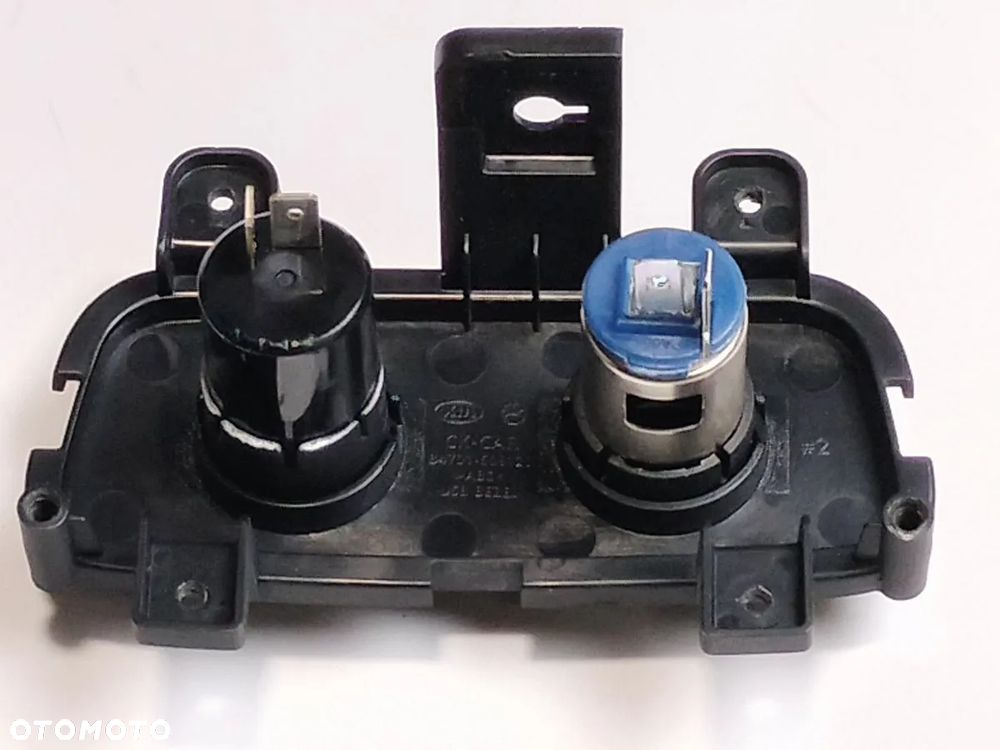 KIA STINGER 17-21 r Gniazdo Zapalniczki USB - 3