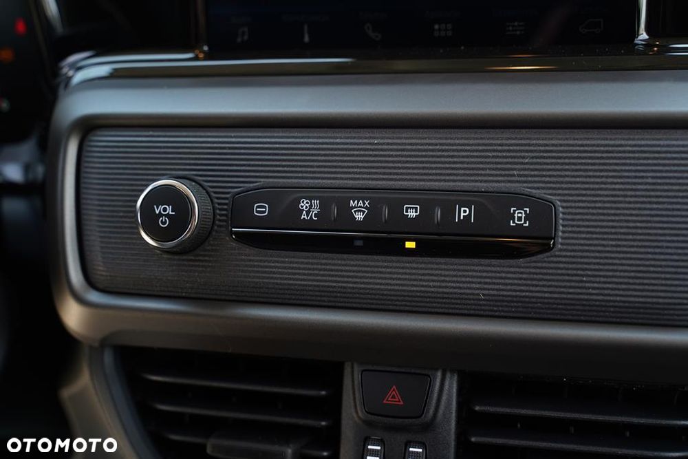 Ford Transit Courier - 22