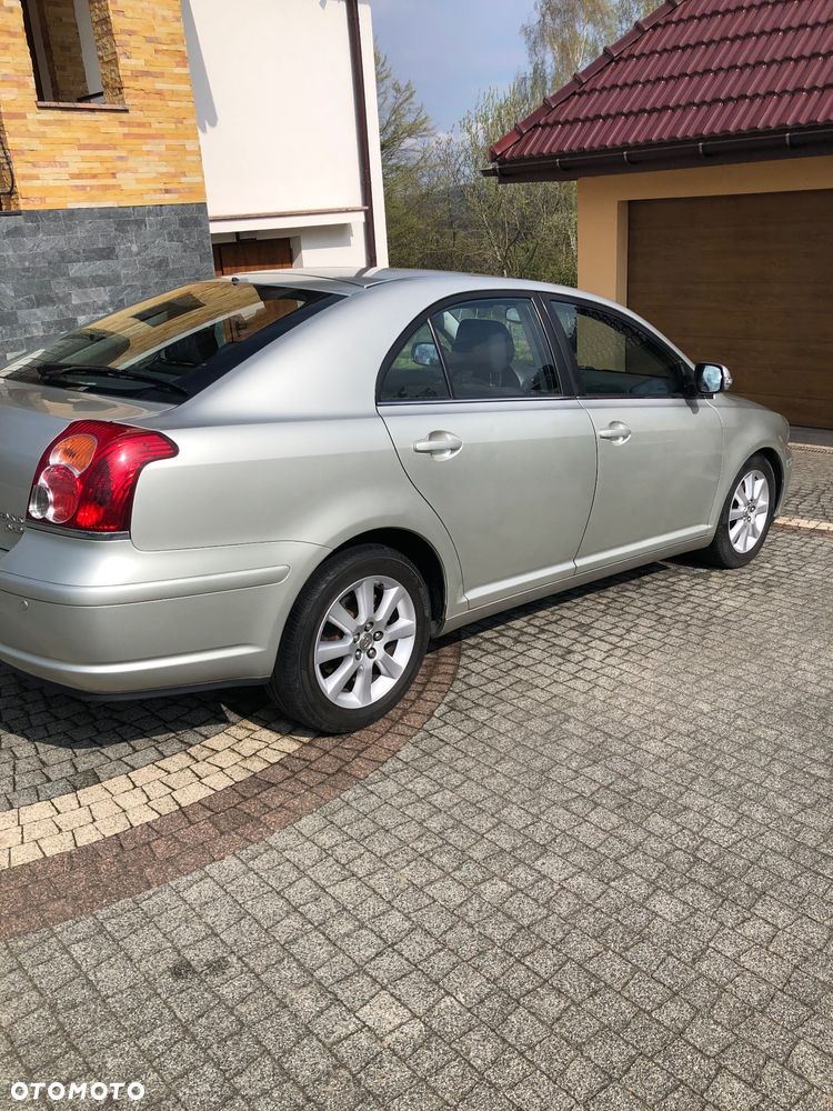 Toyota Avensis 2.0 D-4D - 6